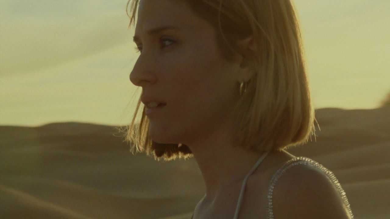 Coverimage FILM REVIEW: Desert, She